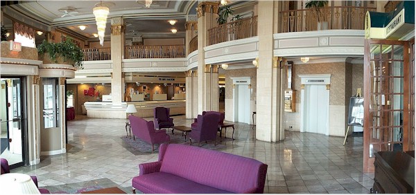 hotel_niagara_lobby.jpg